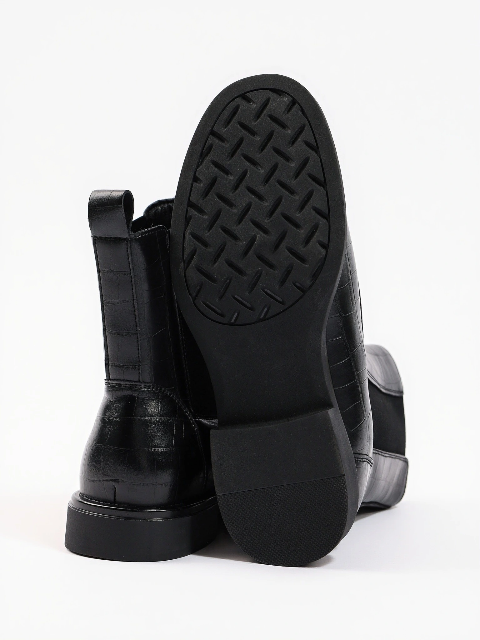 Ботинки-челси черного цвета из натуральной кожи